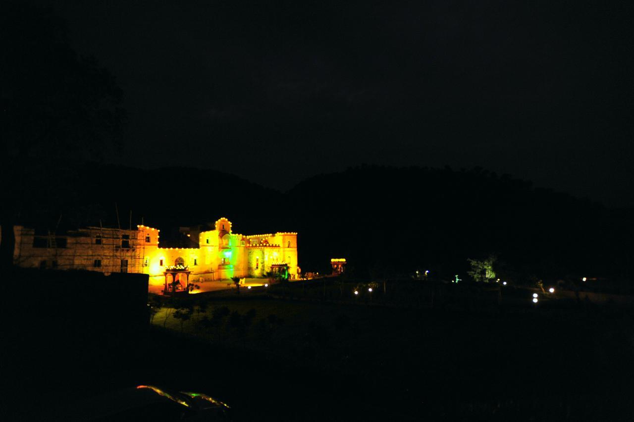 Hotel Ram Bihari Palace à Alwar Extérieur photo